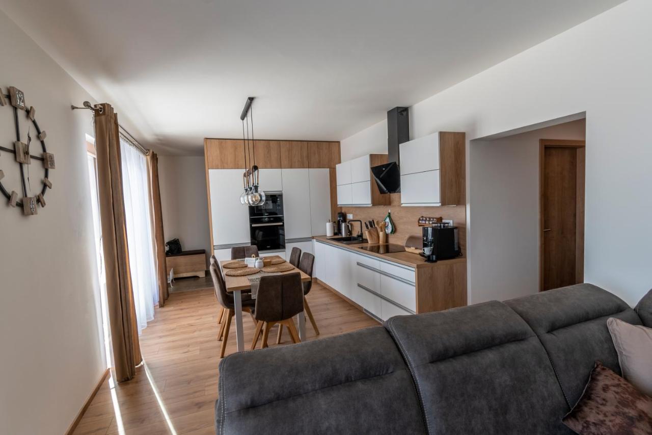 Apartman Jesienka, Hillside 돌니 쿠빈 외부 사진